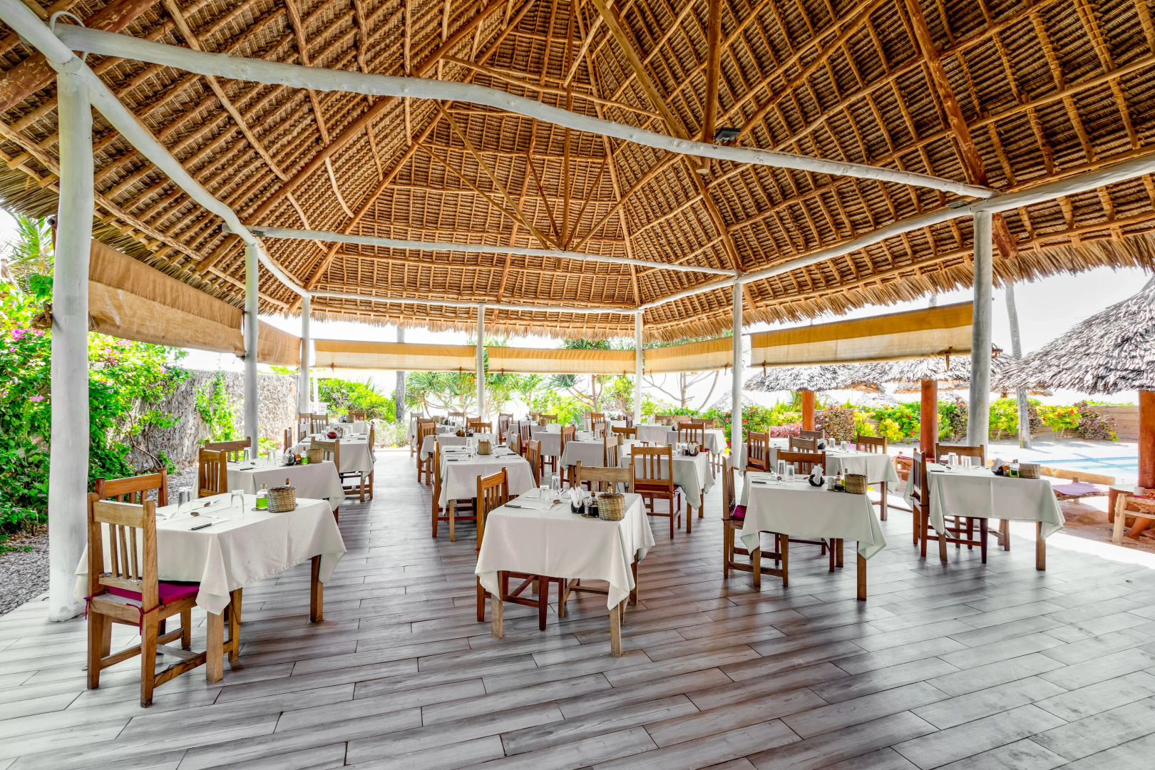 Отель AHG Sun Bay Mlilile Beach