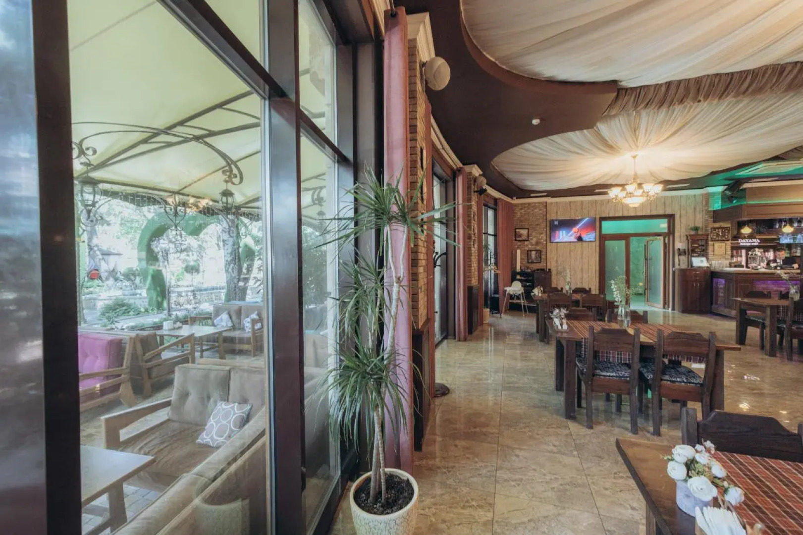 Отель Даяна