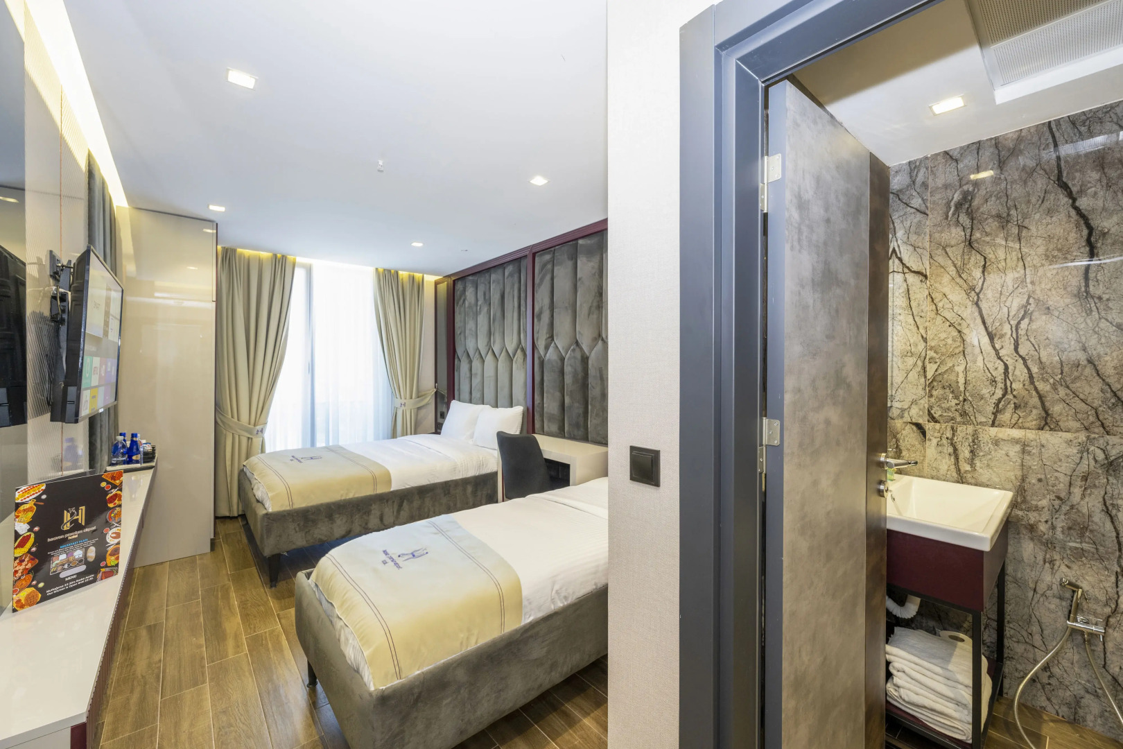 Отель Heaven Premium Airport