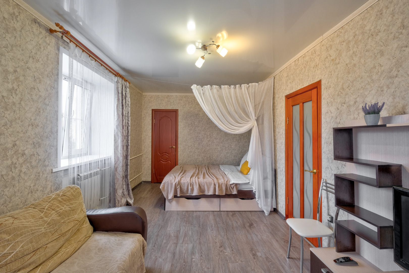 Апартаменты Володарского 8