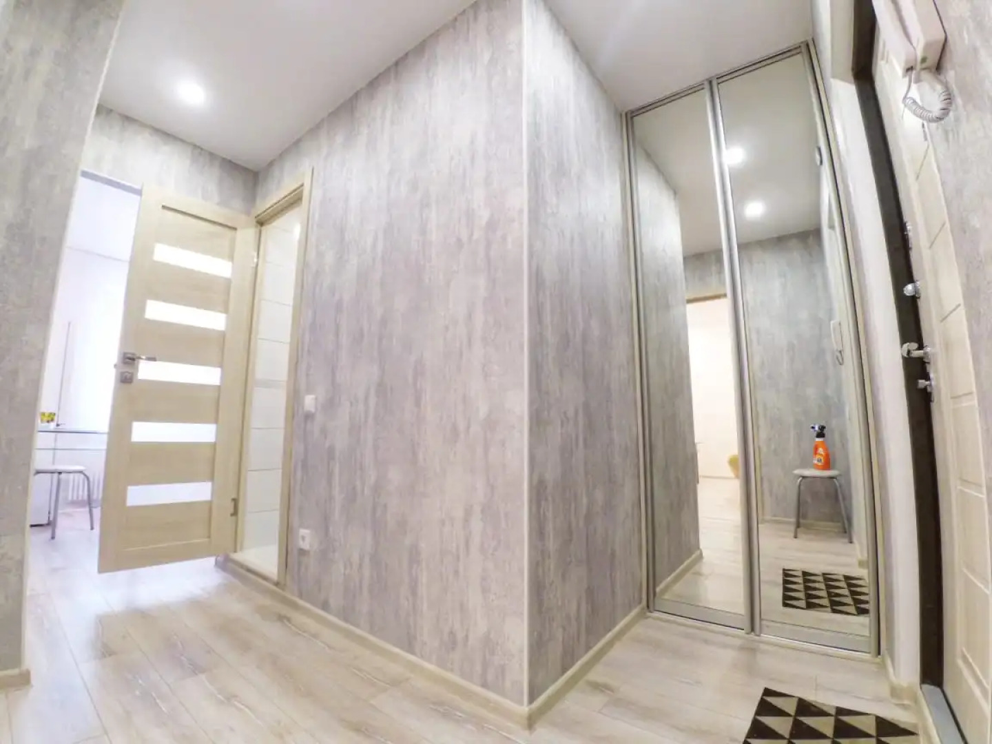 Апартаменты на Четаева 27а