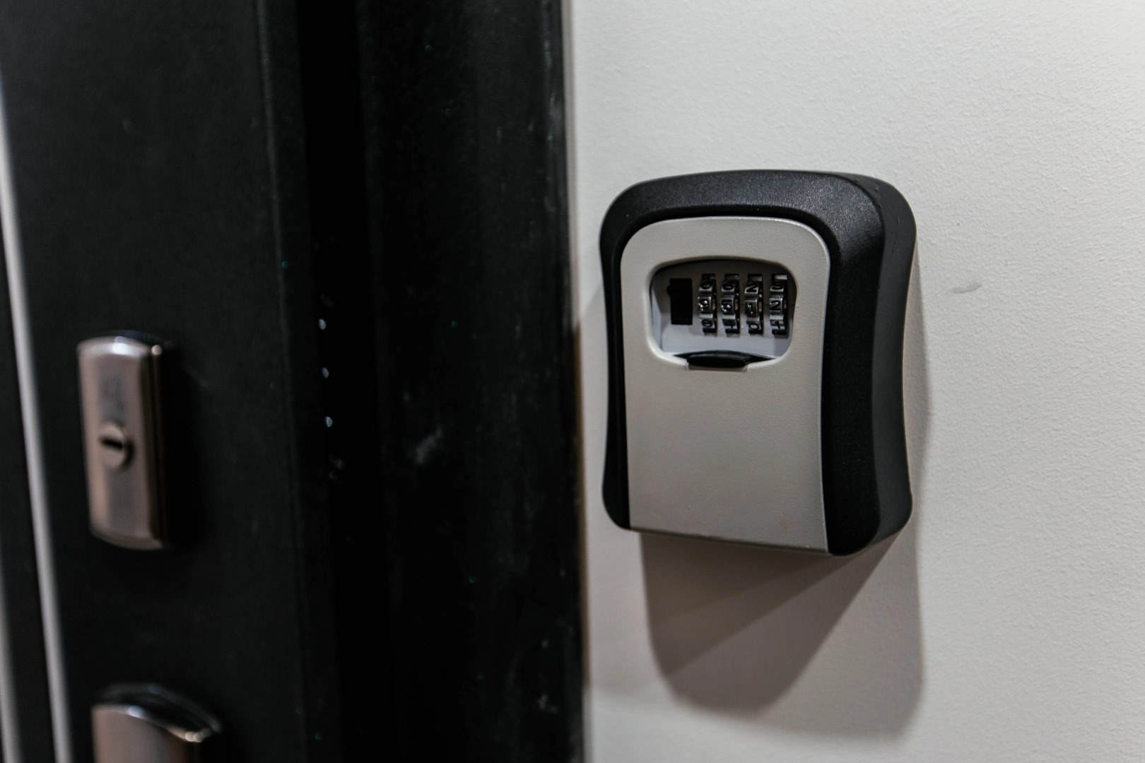 Апартаменты Изумруд возле Аэропорта