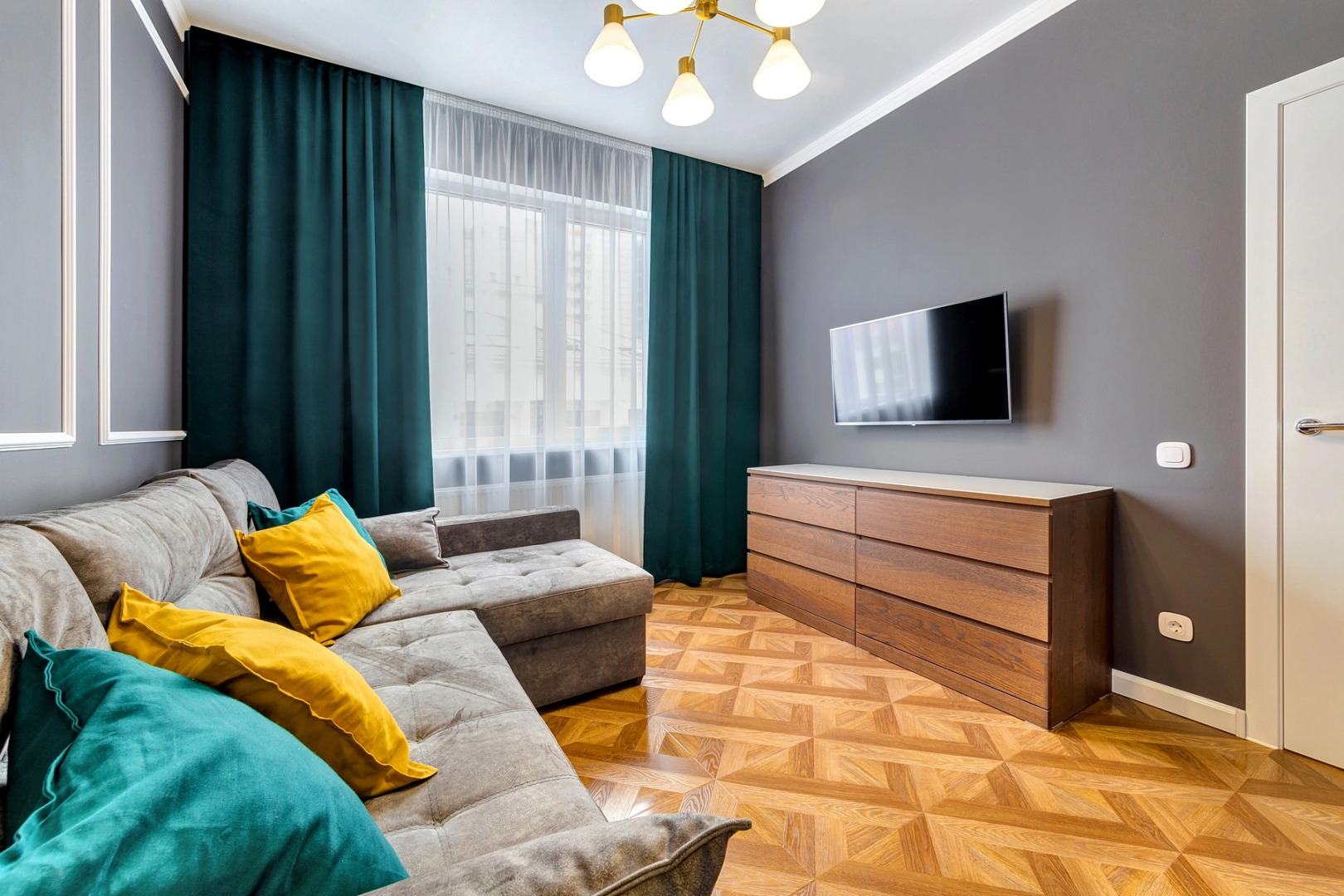 Квартира  Двухкомнатная с Видом на Море и Горы ЖК Изумрудный город до 4 человек