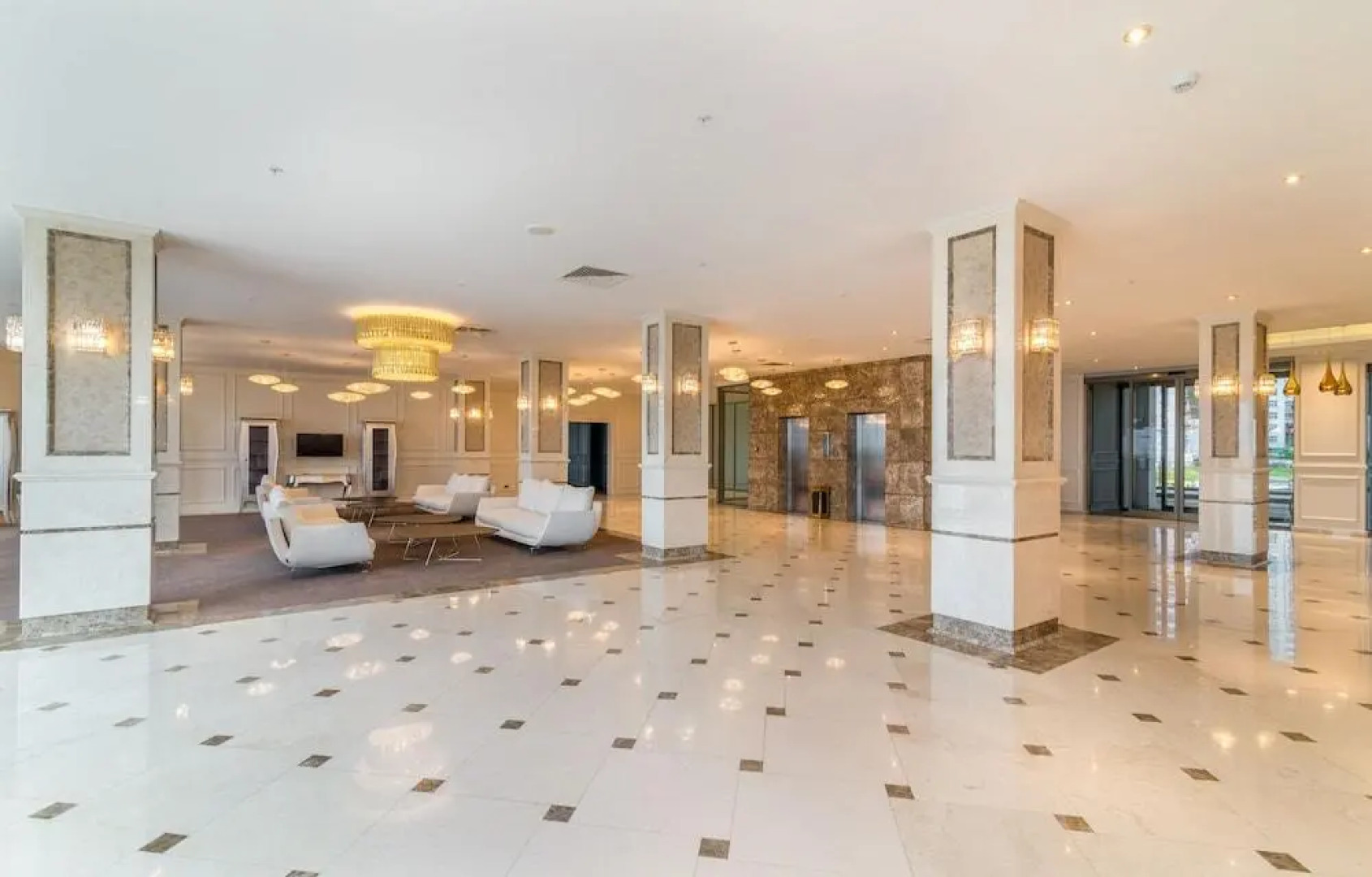 The Grand Gloria Отель