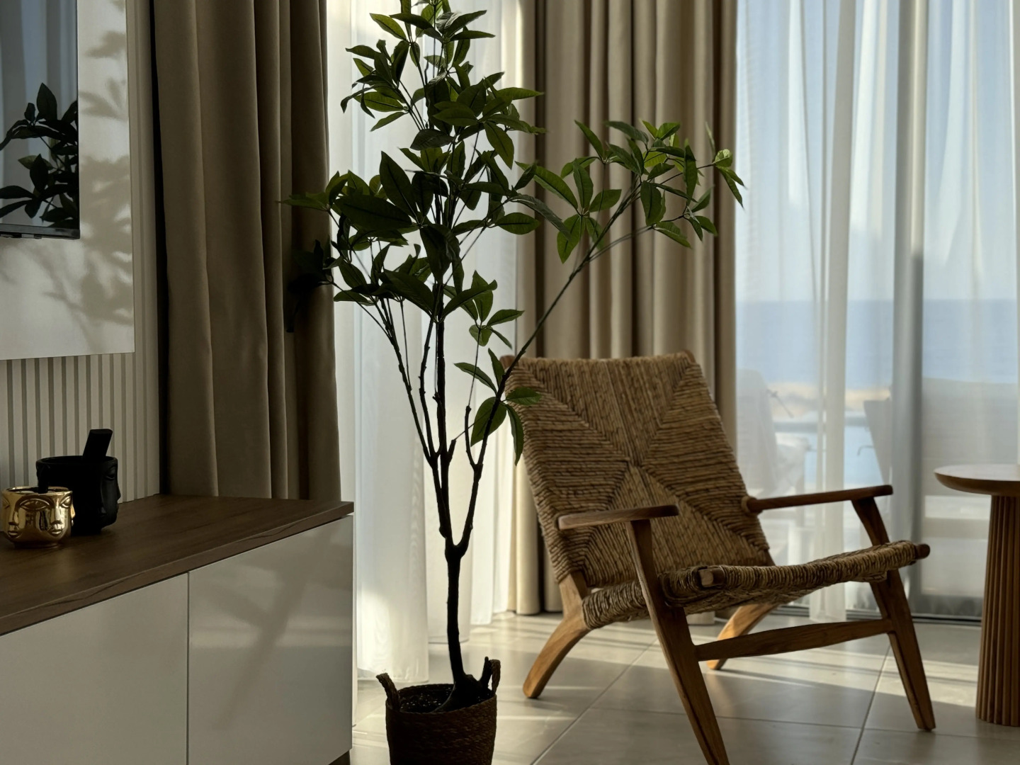 Бунгало Современное бунгало на берегу Средиземного моря