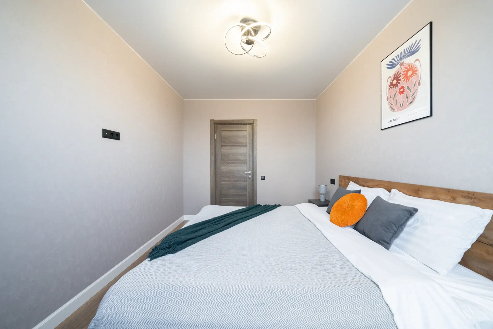 Квартира Стильная двухкомнатная квартира Natali apart на метро Пражская