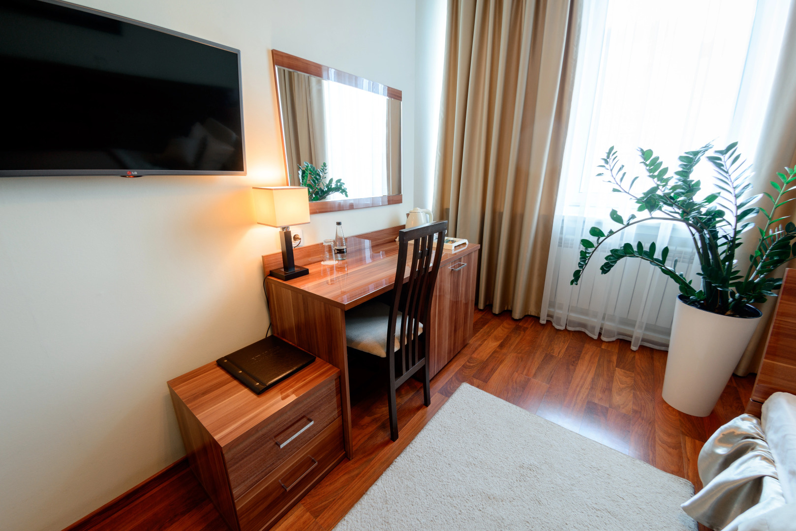 Отель Метрополис