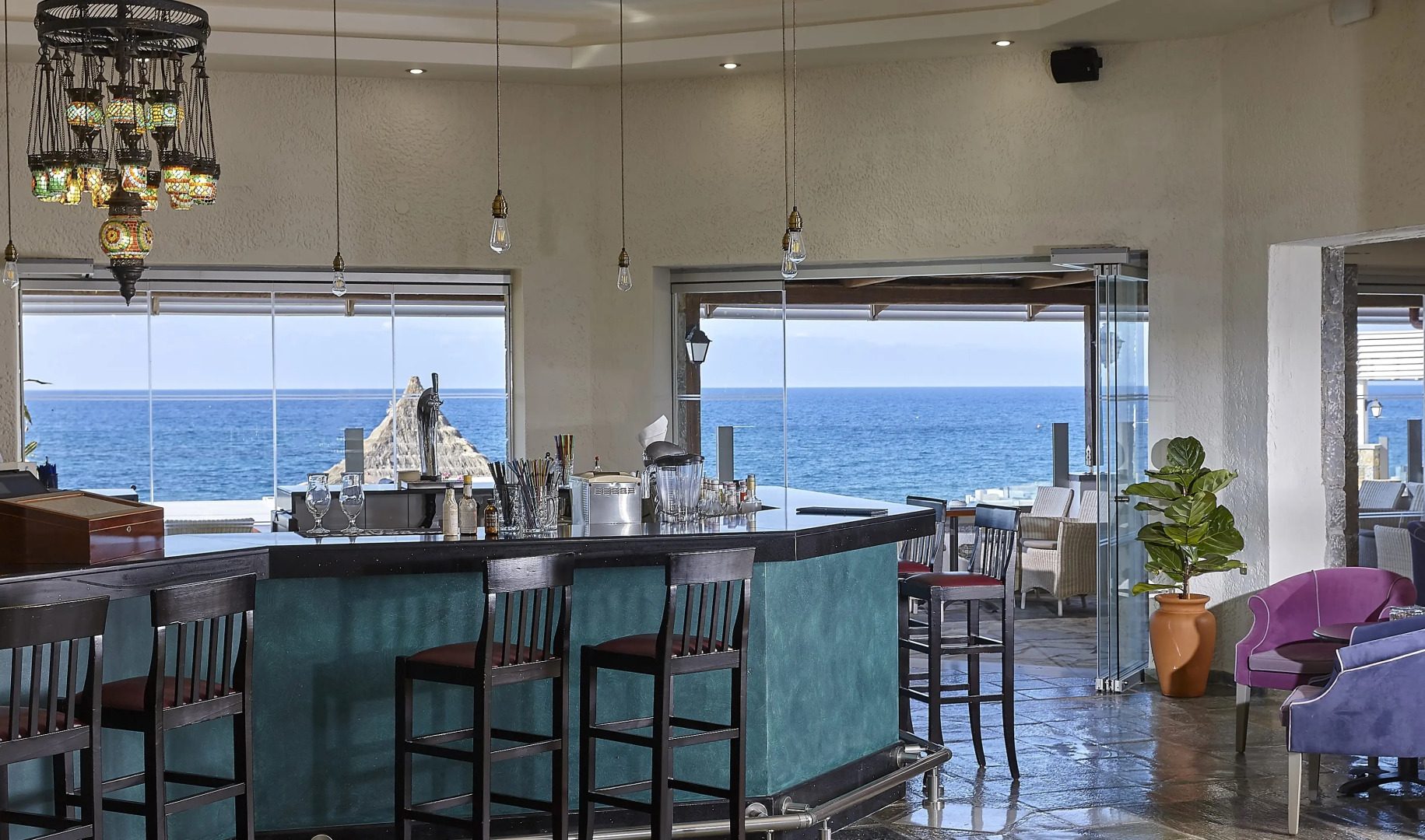 Отель Alexander Beach Hotel & Village Resort