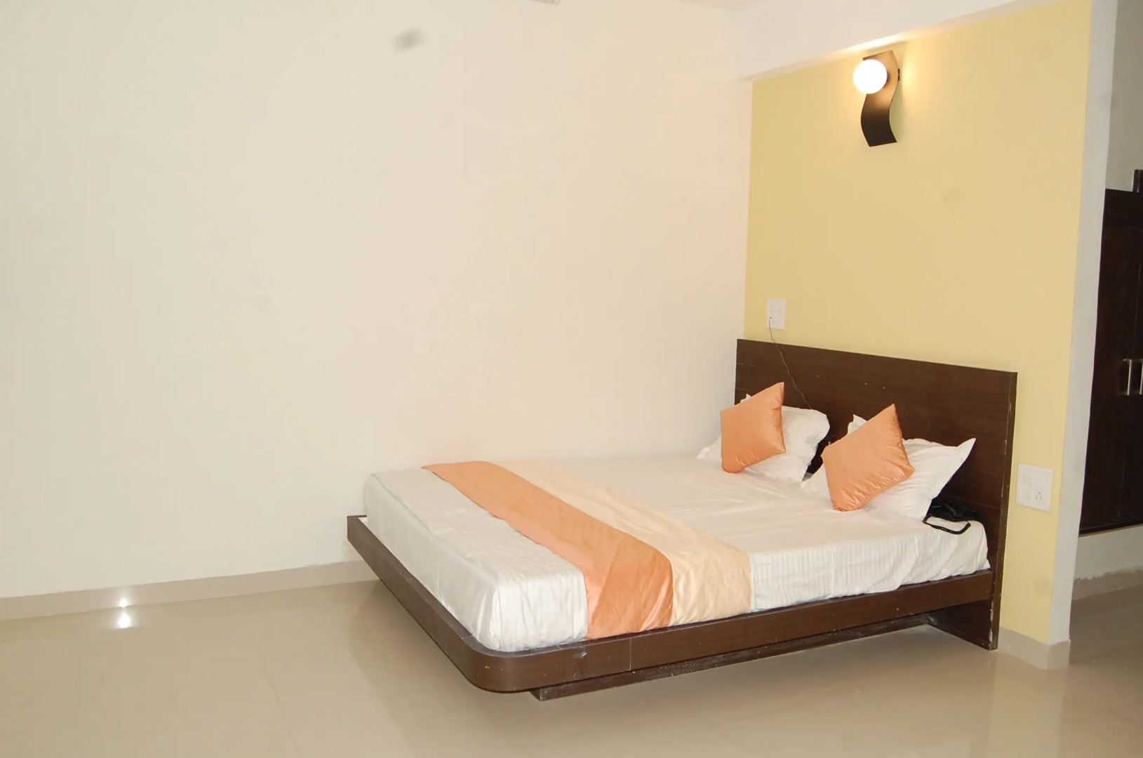 Отель Parth Executive