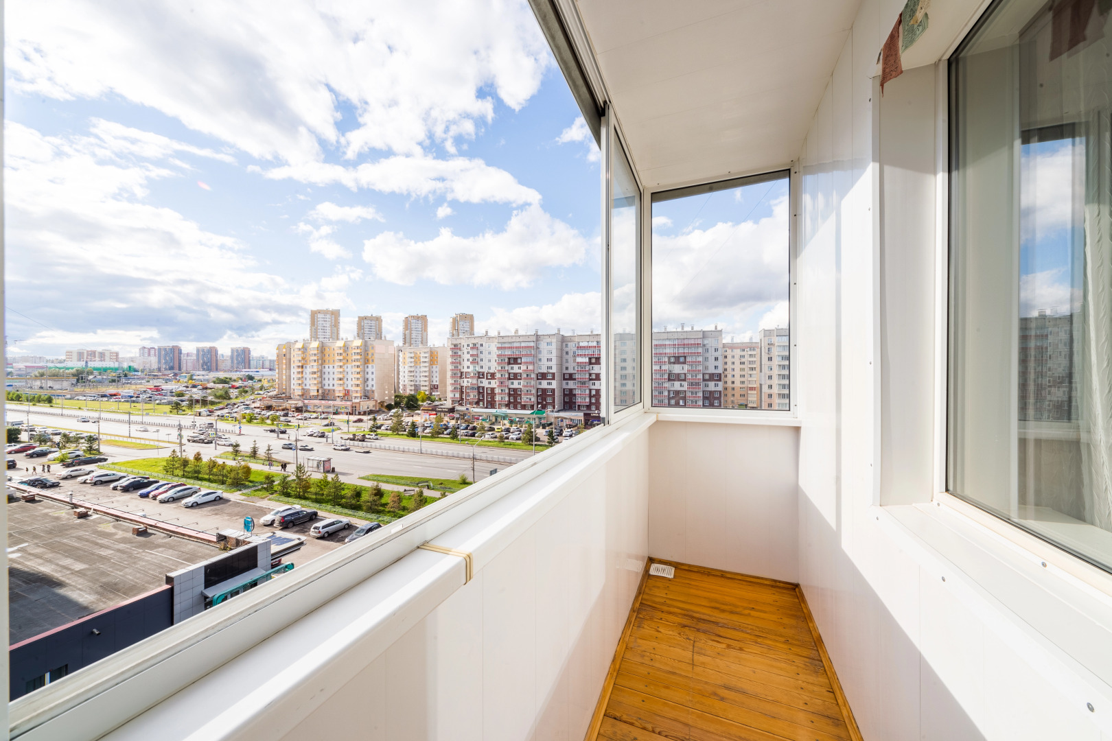 Квартира Тёплая солнечная возле БЦ Первая Башня