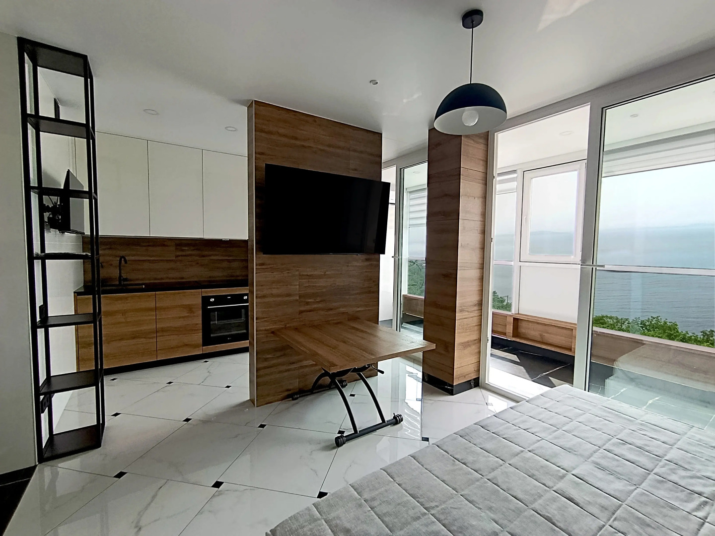 Квартира Стильные апартаменты с видом на море