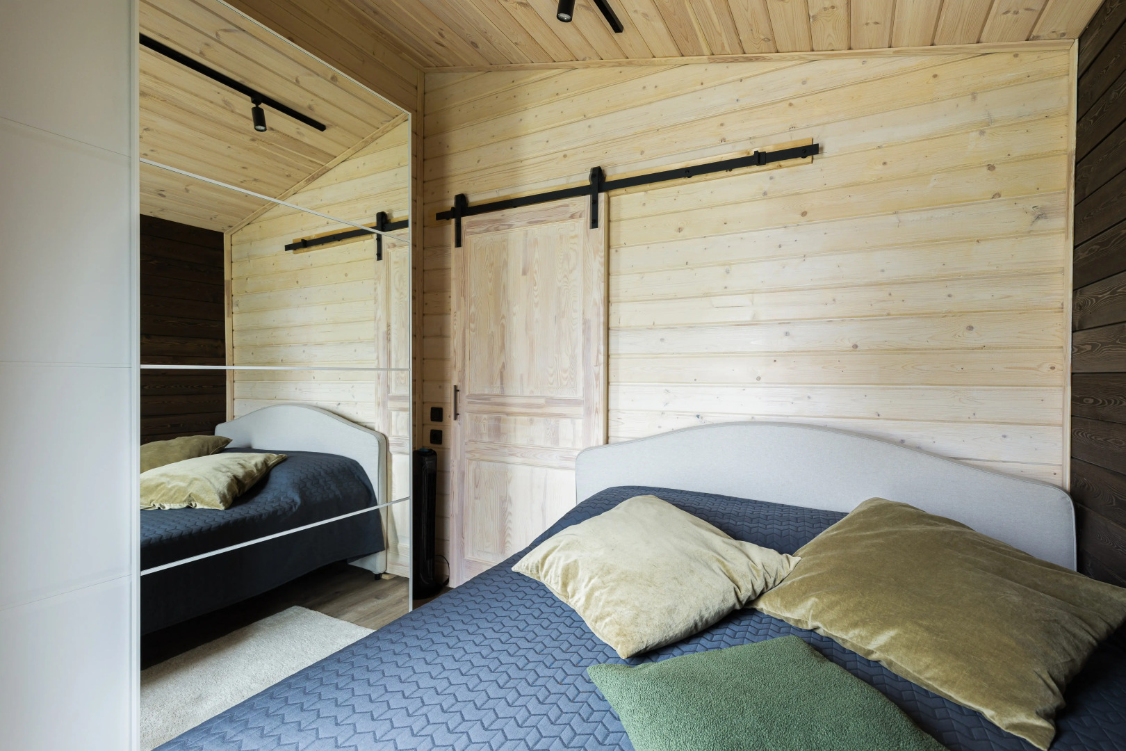 Частный дом у леса