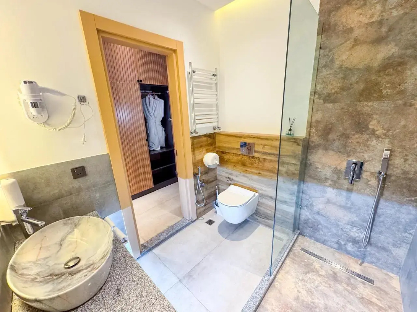 Отель Gacha-Gooch Forest