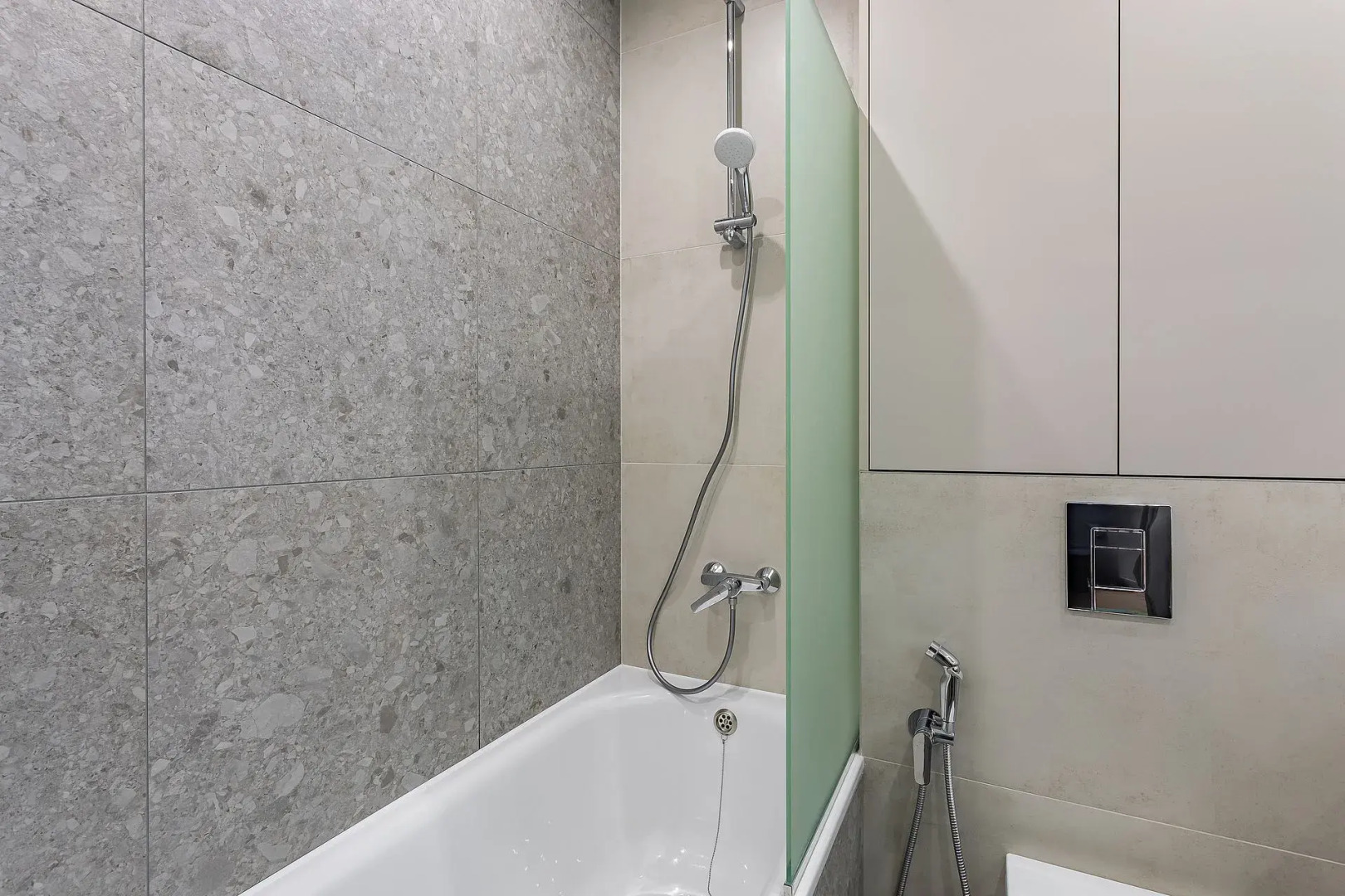 Апартаменты в центре города на улице Б Панина с парковкой Сова-Дом