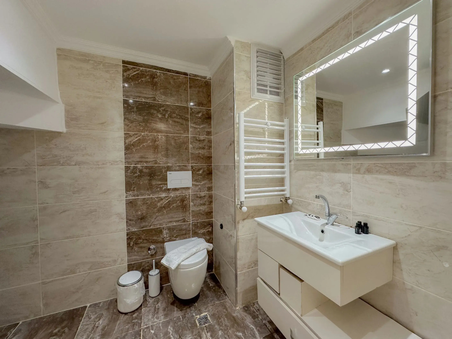 Апарт-отель Flower City Suits