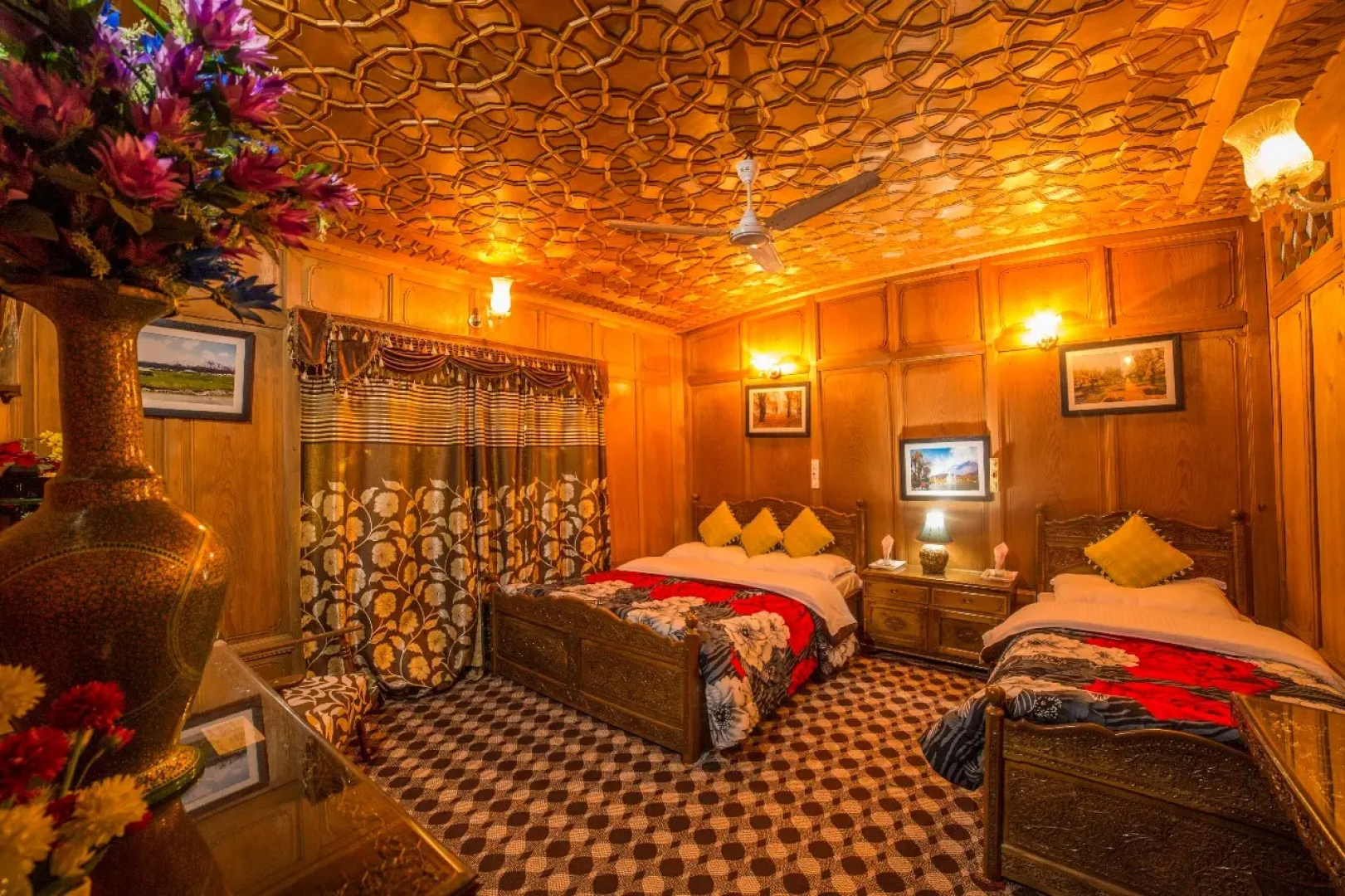 Отель Swan Group Of Houseboats