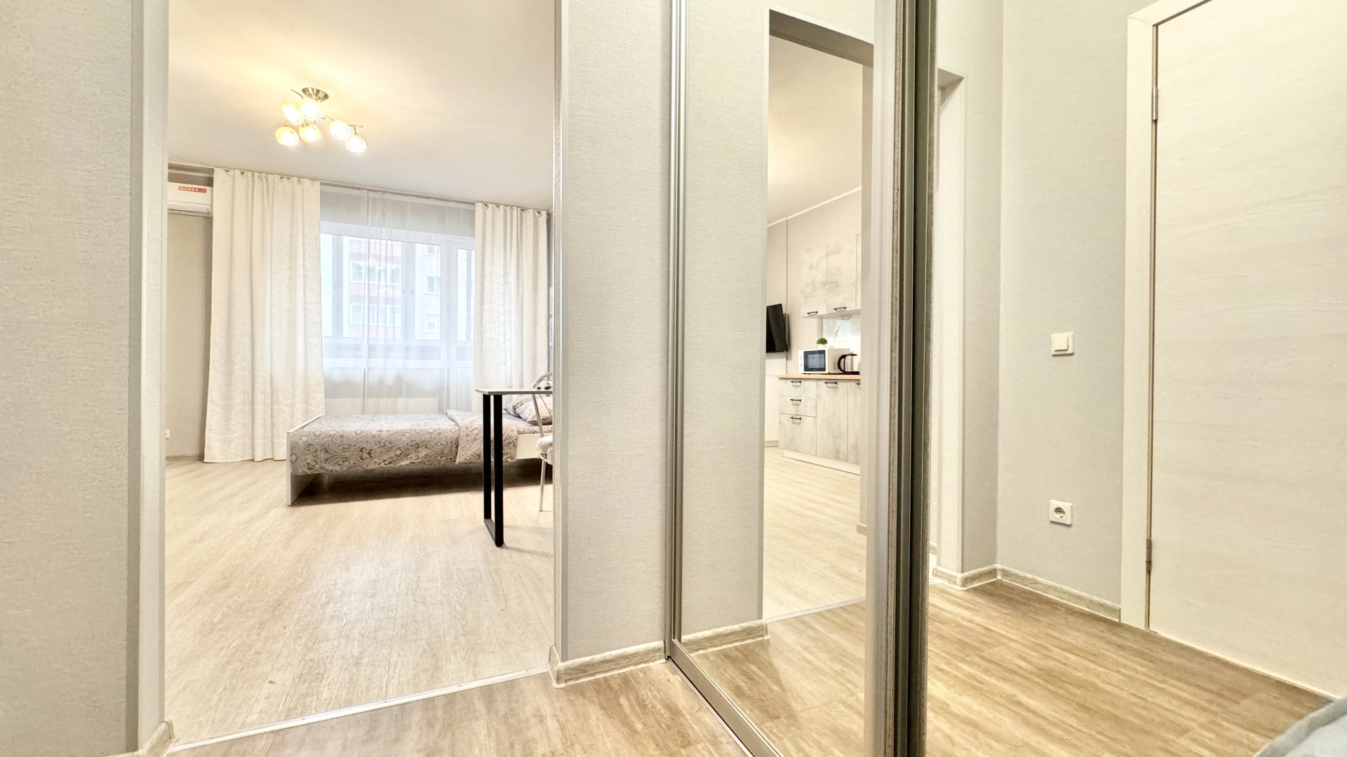 Апартаменты Hugge Place в самом центре [Объект 74]
