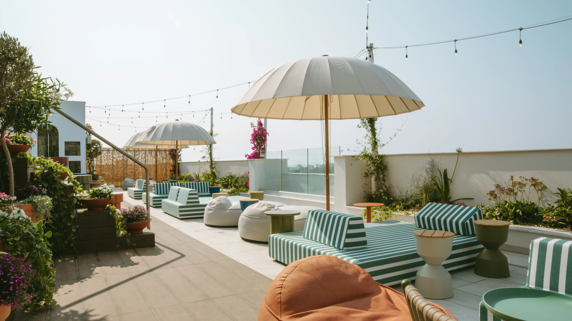 Апарт-отель Liv & Co Suites & Villas