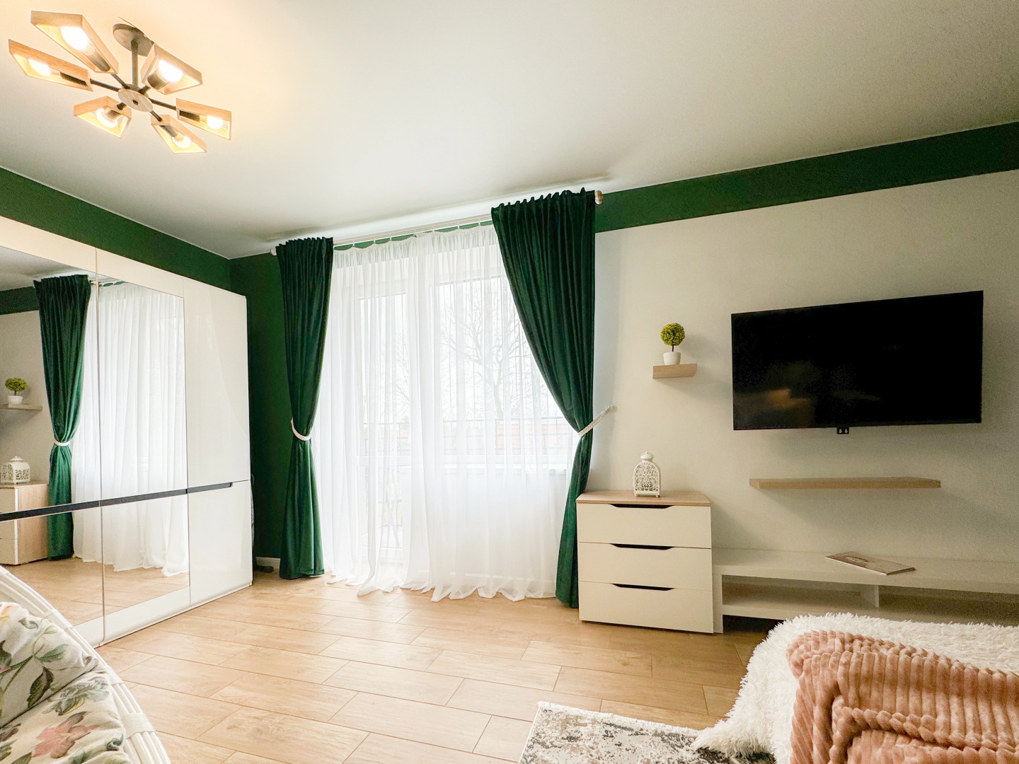 Апартаменты LovelyHome39 на Набережной у Моря