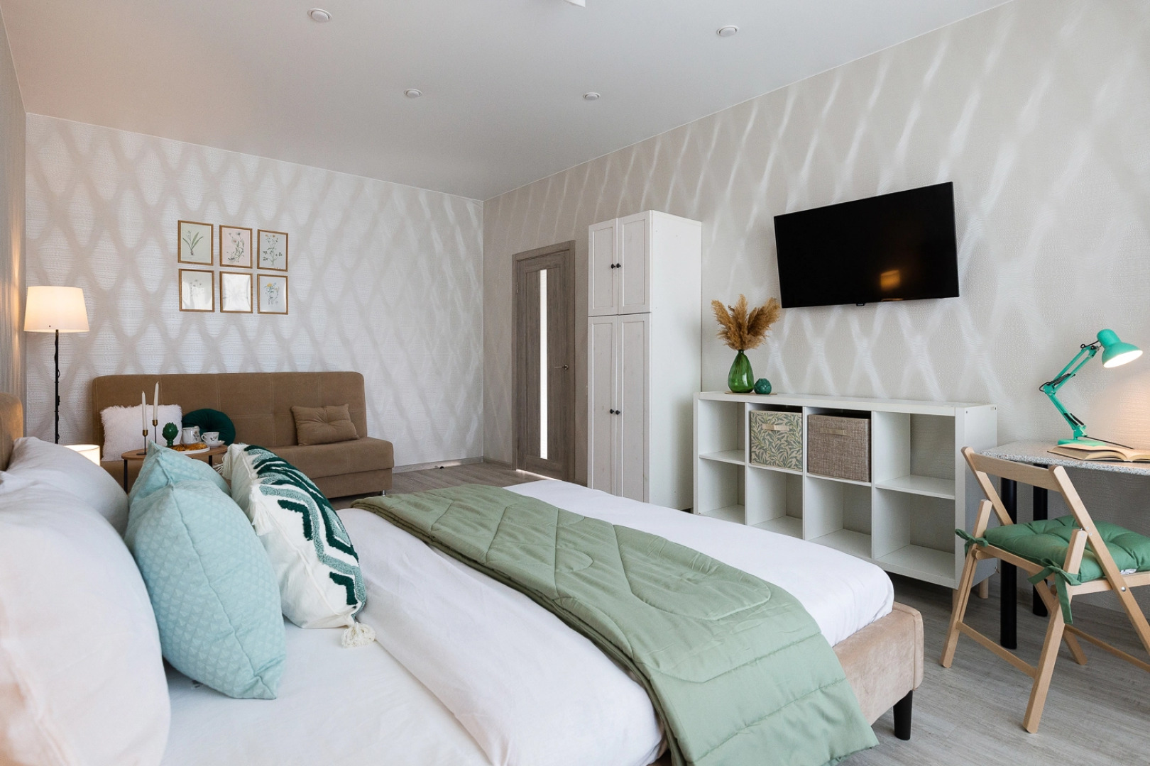 Квартира SleepNSK Просторная двухкомнатная около Аквапарка