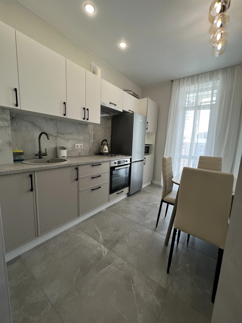 Квартира с Современным Ремонтом, Чистая и Уютная