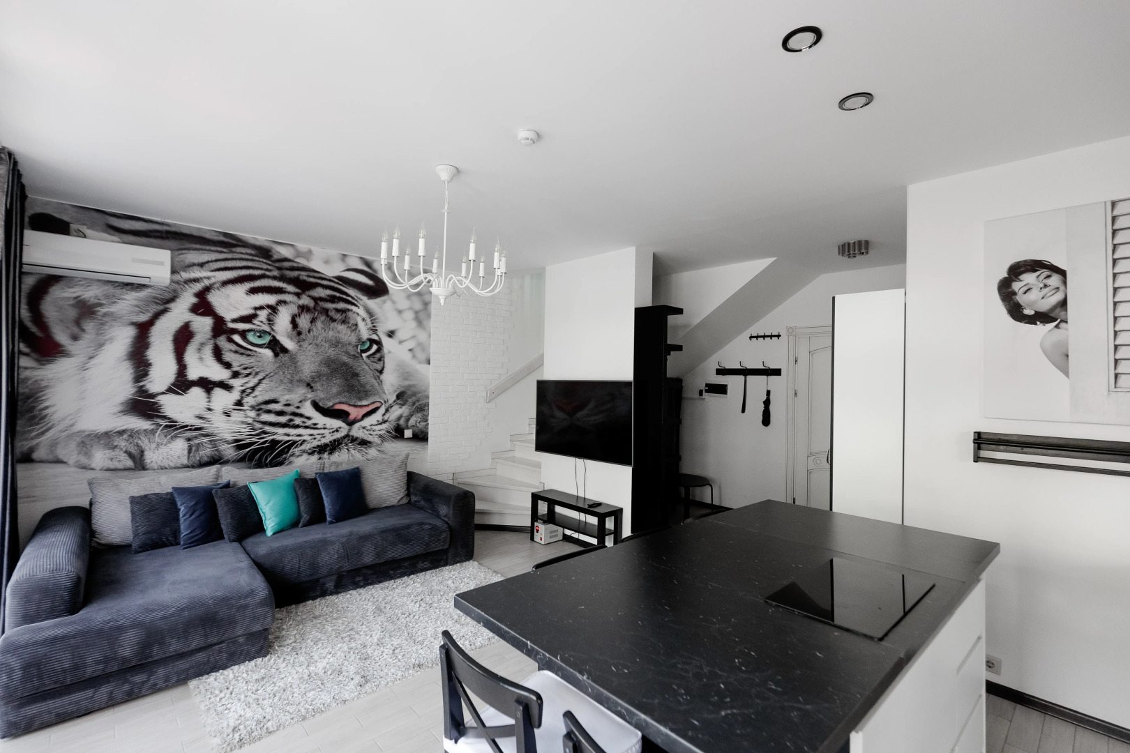 Частный Дом напротив казино с личной парковкой