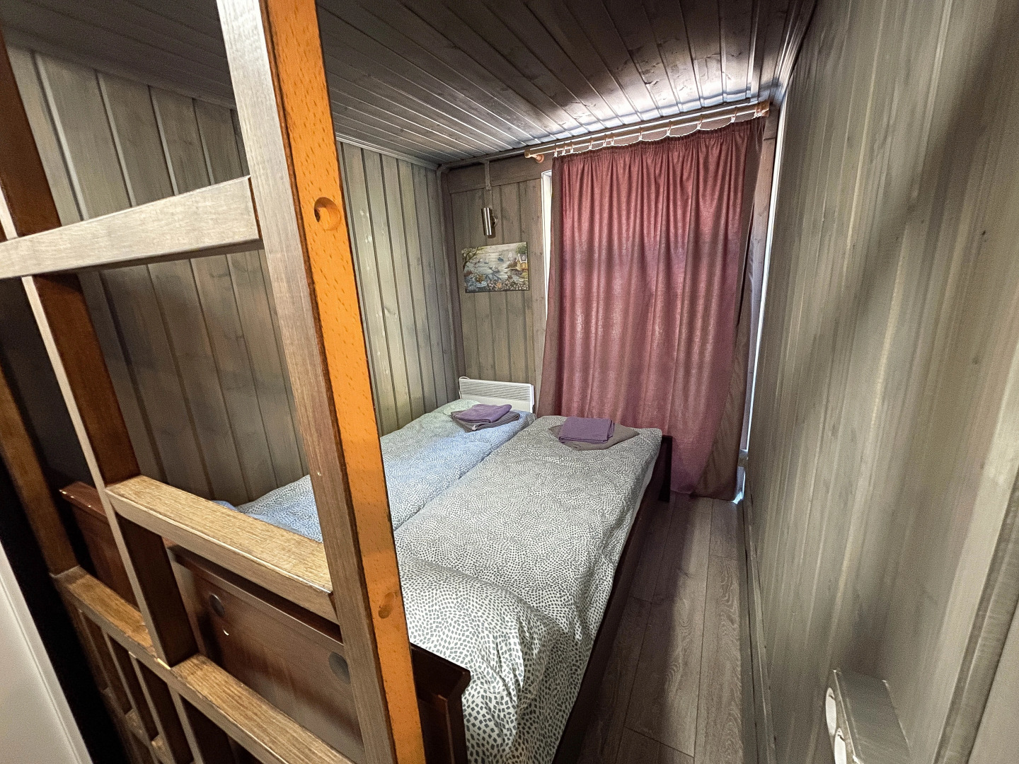 Domik V Lesu  Guest House