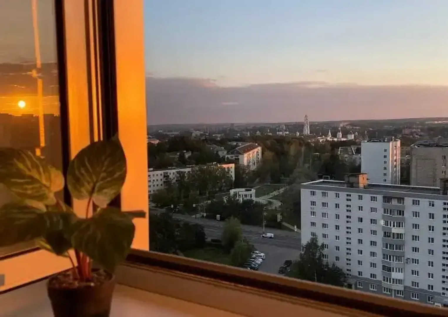 Квартира Евротрёшка Семейная с Видом на Лавру с Четырьмя Раздельными Кроватями