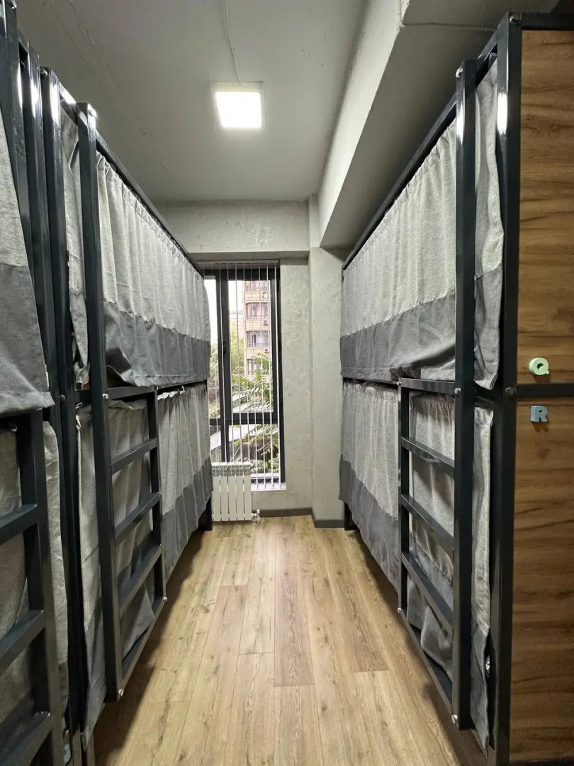 Хостел izzzi hostel Bishkek