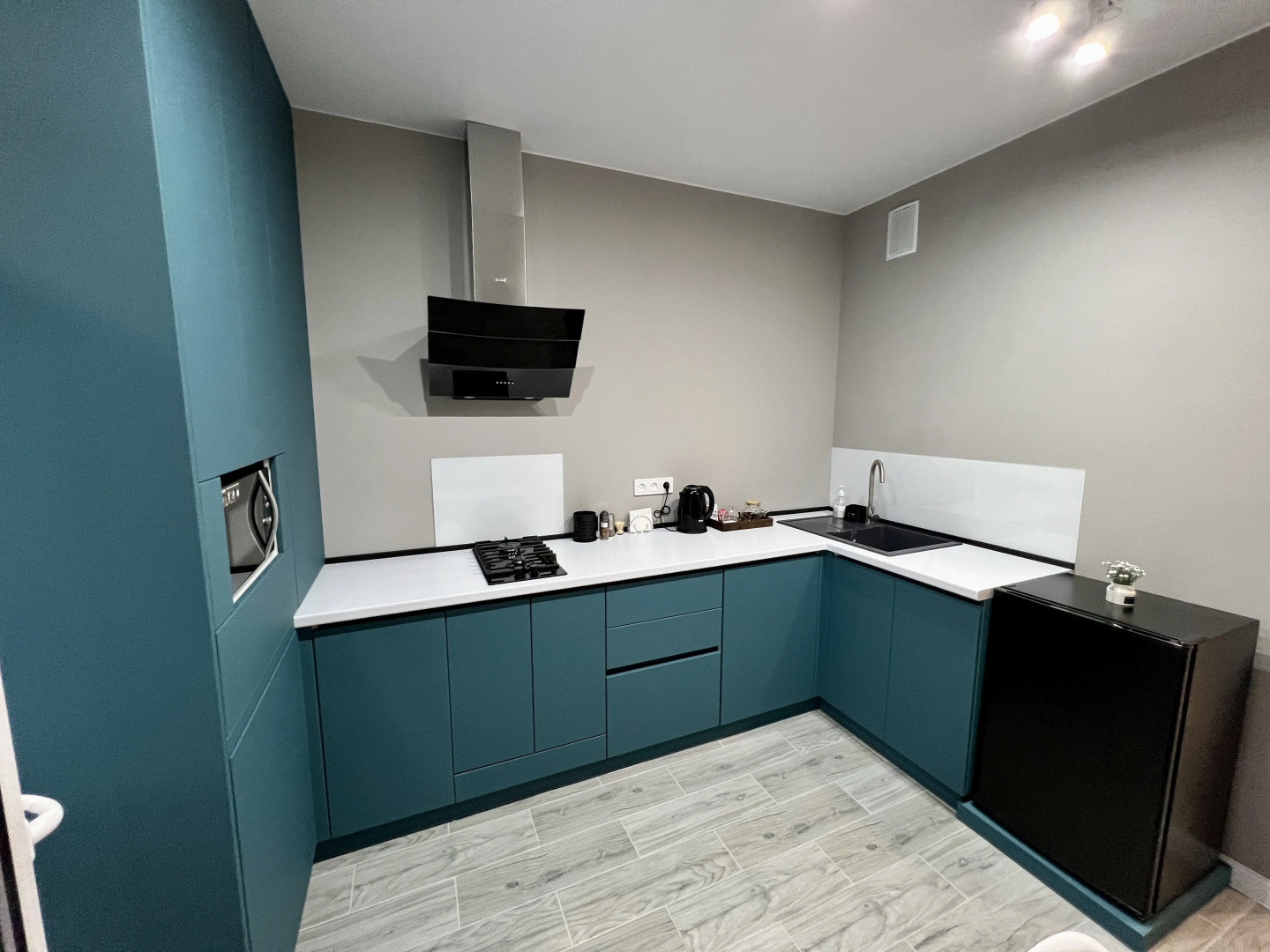 Апартаменты Современная Лаконичная Квартира Рядом с Фонтаном и Сквером Героев