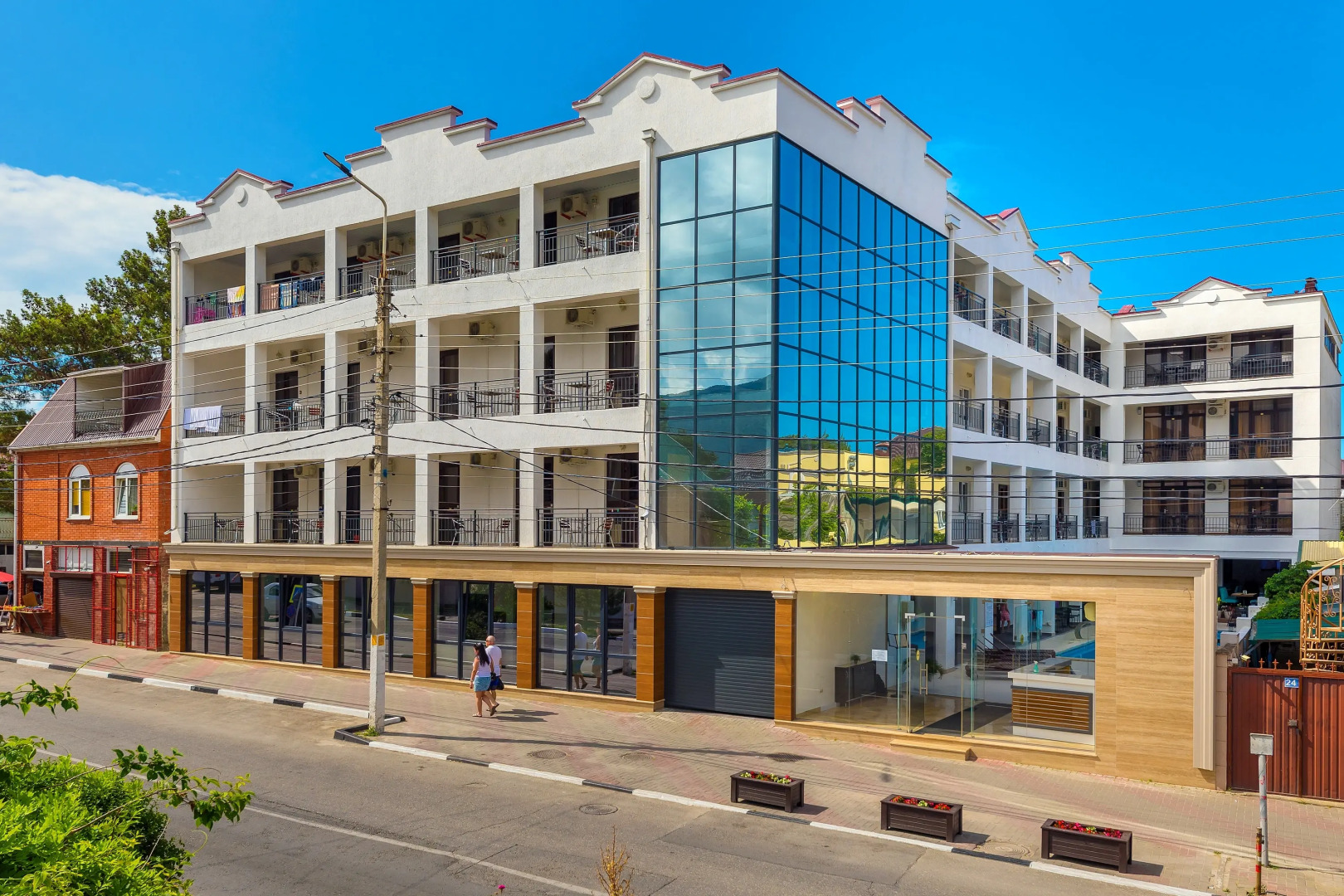 Отель Азария