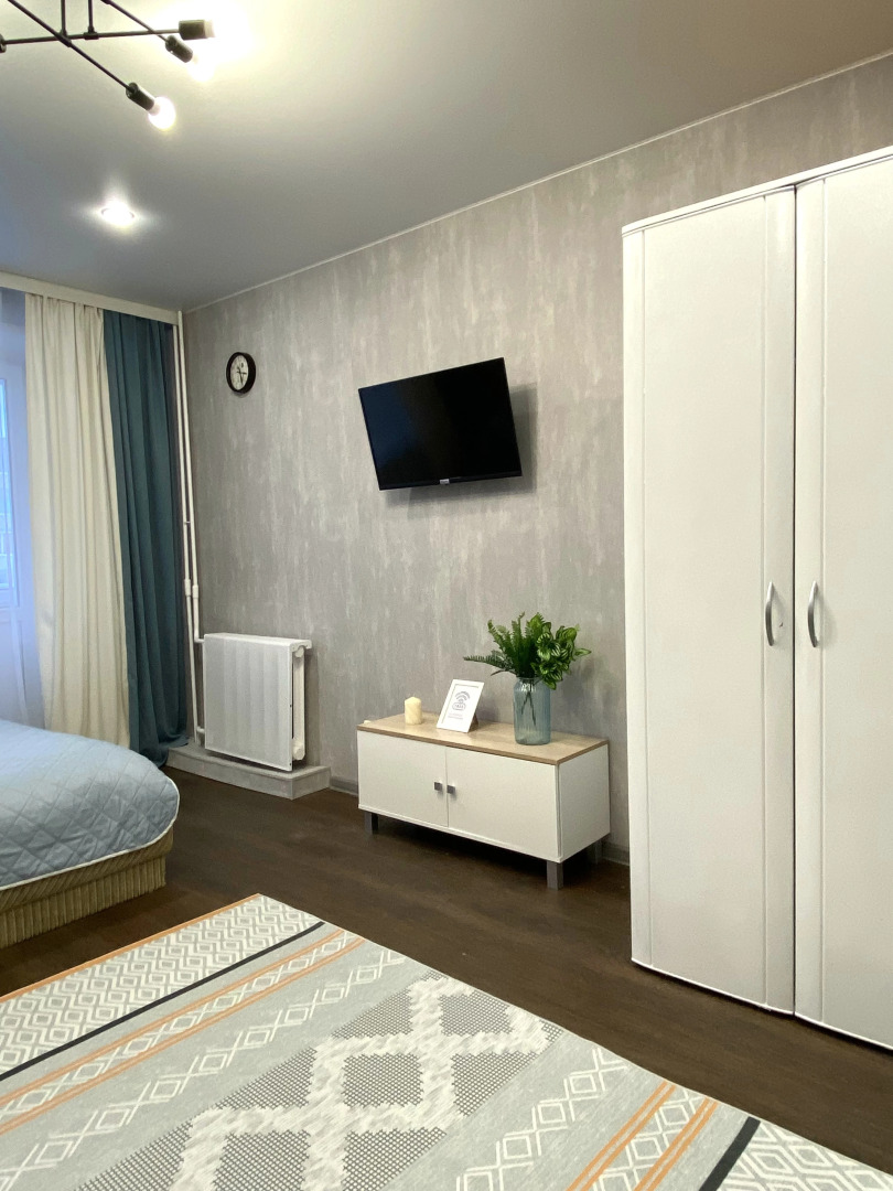 Апартаменты Современная 2 комнатная квартира в шаговой доступности от РКБ (больницы)