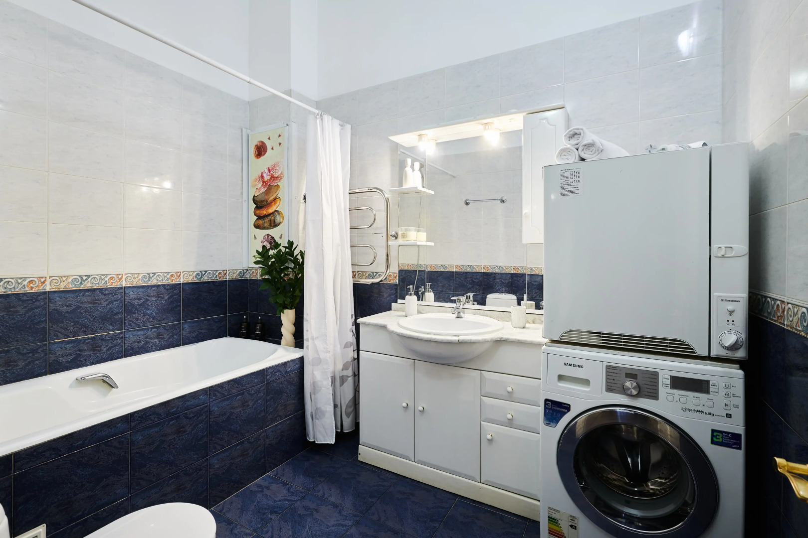 Квартира GM Apartments Шикарная Пятёрка с домашним кинотеатром