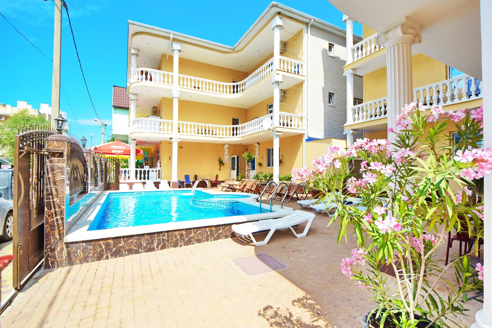 Отель Натела