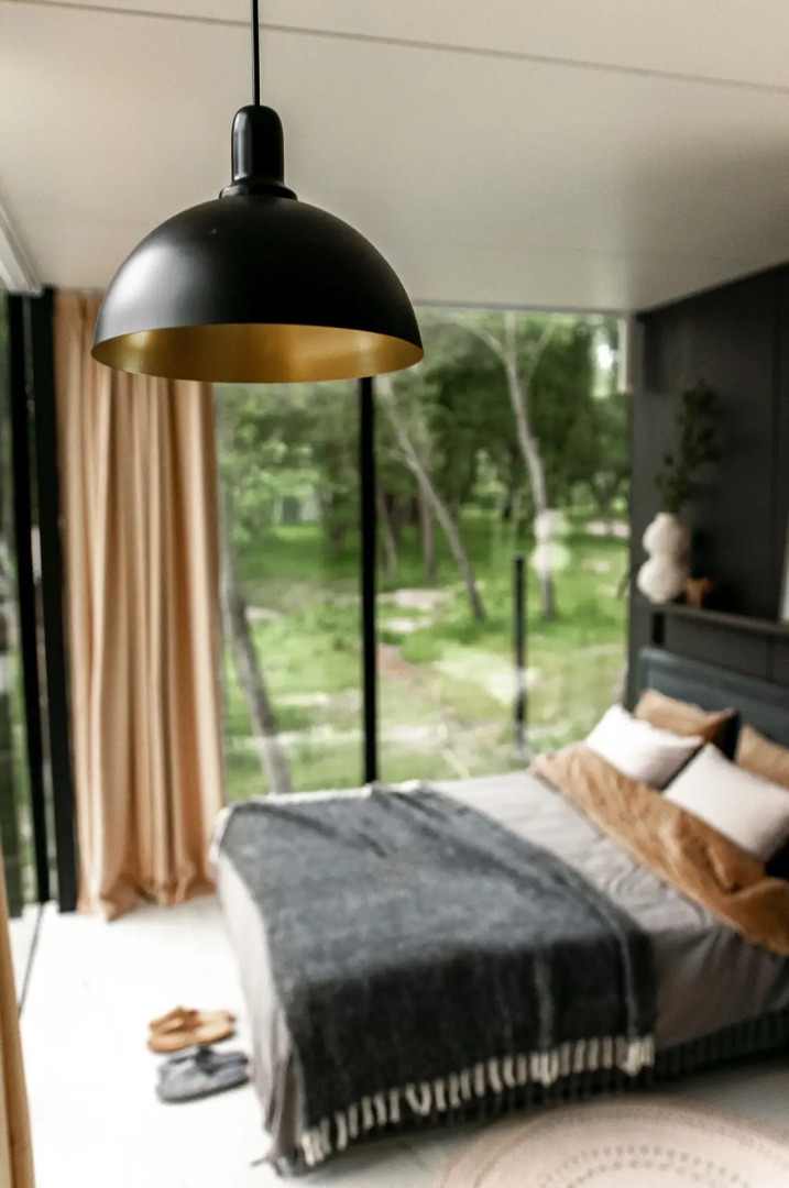 Частный Дом на Берегу Реки с Приватной Террасой и Джакузи