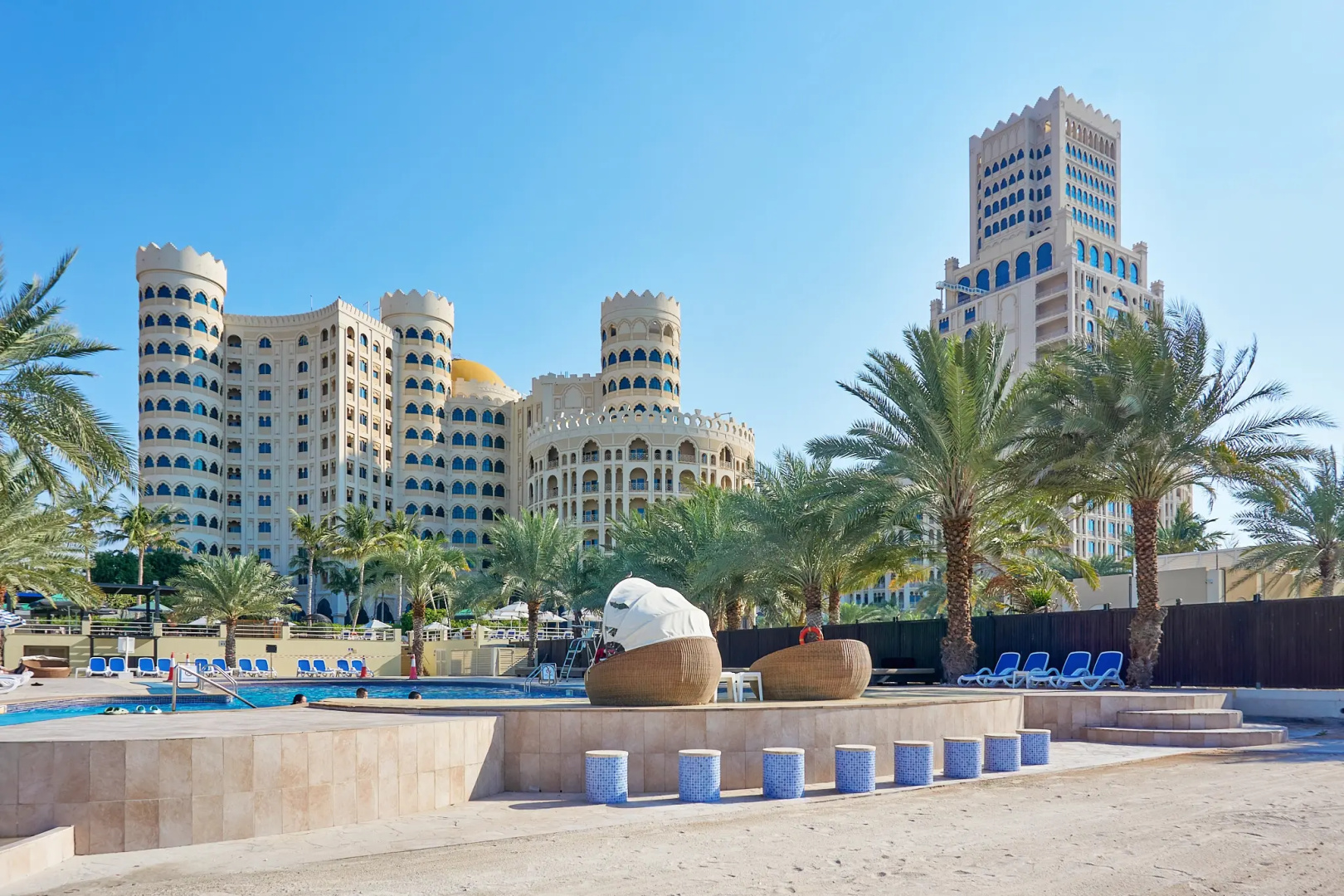 Апарт-отель Al Hamra Palace At Golf&Sea