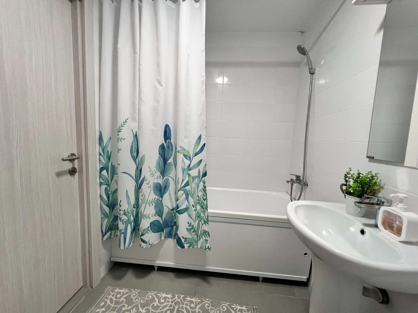 Квартира Двухкомнатная Ботаника