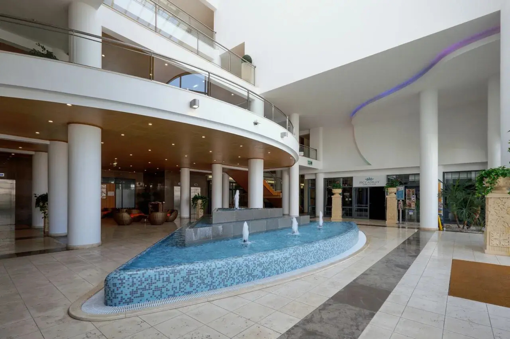 Отель Grand Muthu Forte do Vale