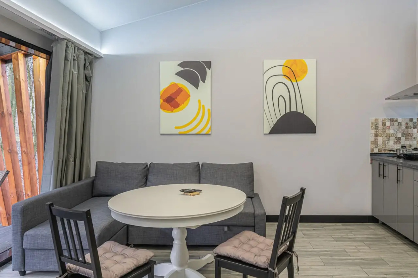 Отель Шепот