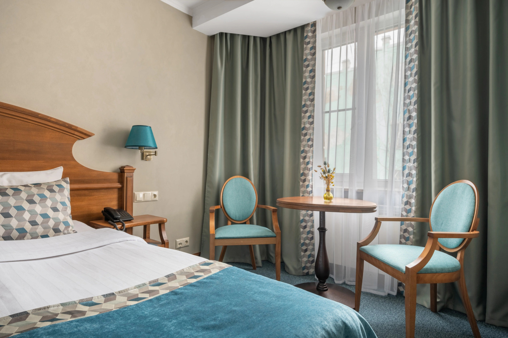 Отель Три Моста