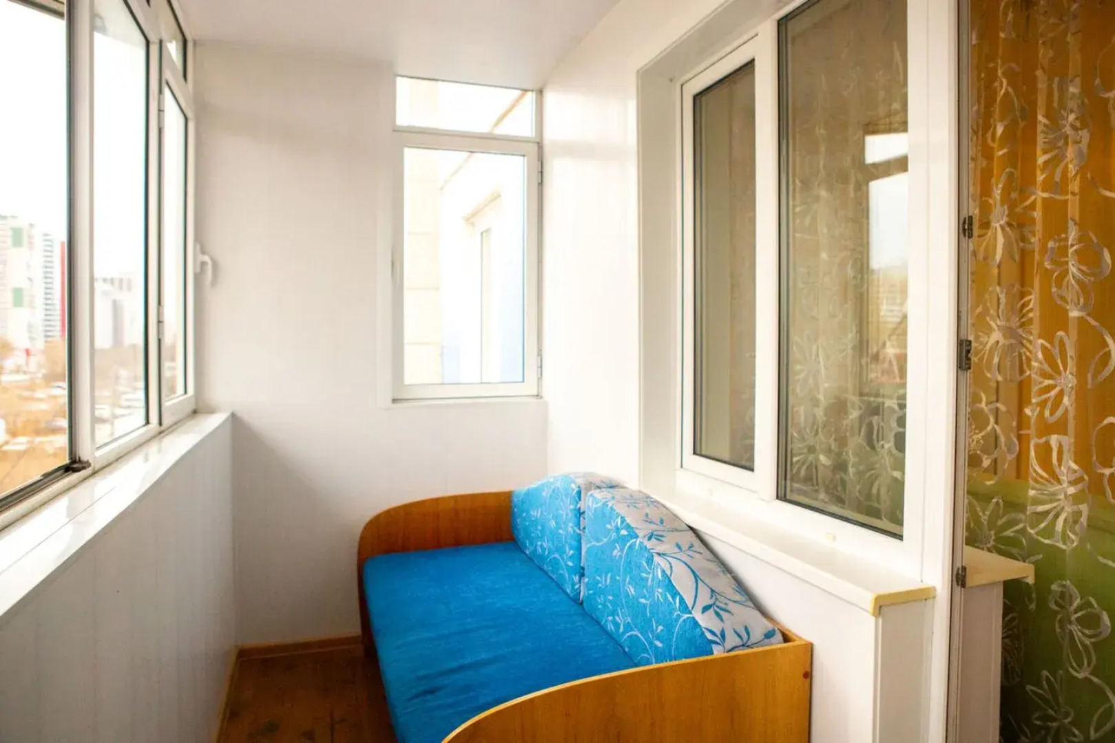 Апартаменты Просторная 2х Комнатная на Алексеева 115