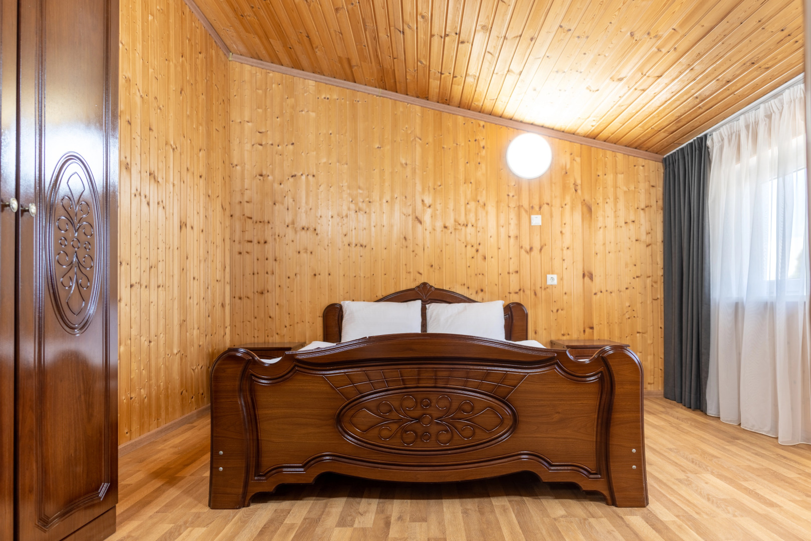 Отель Максим Парк-Лоо