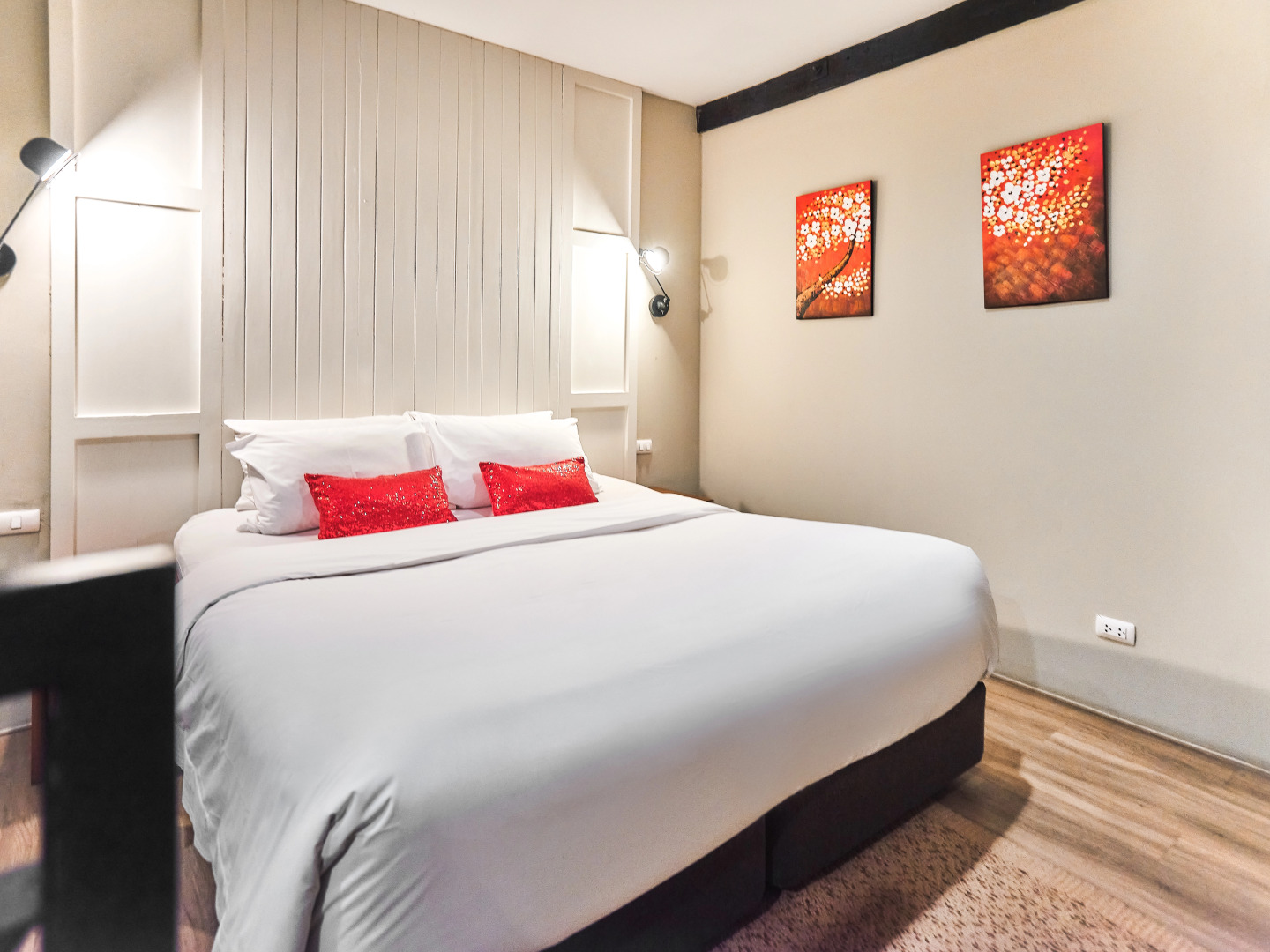 Отель Prince Theatre Heritage Stay