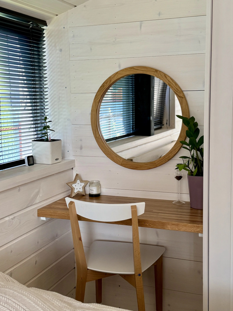 Частный Дом с Верандой в Лесу