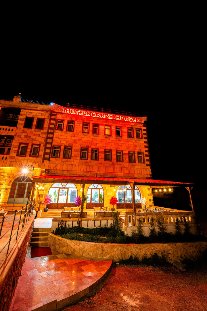 Отель Crazy Horse