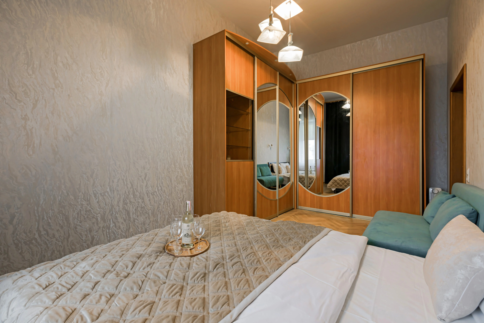 Апартаменты в центре рядом с Динамо и ТЦ Столица