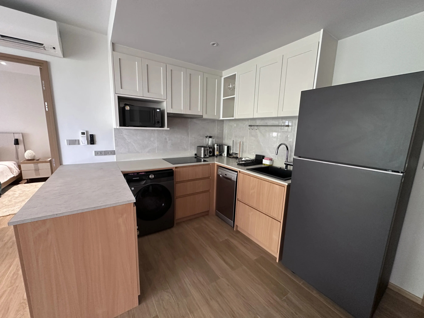 Апартаменты 2-комнатные с бассейном у пляжа Bang Tao LBS-1508