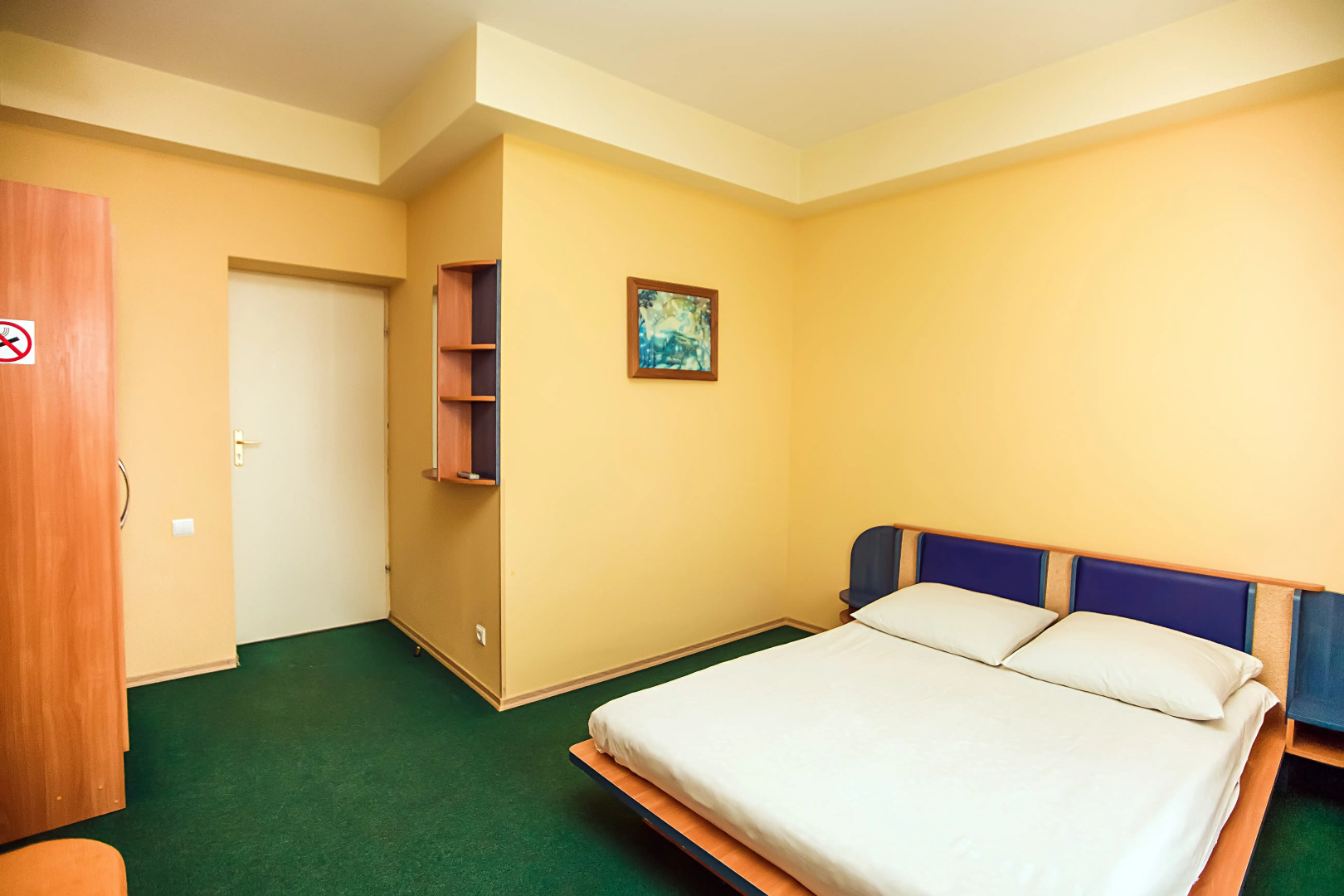 Отель Jam Rakovets