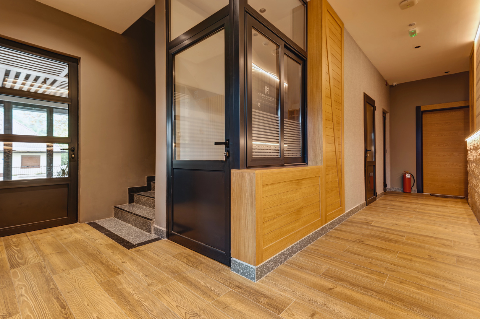 Modern Mountain CENTRAL 17 + parking Apartments