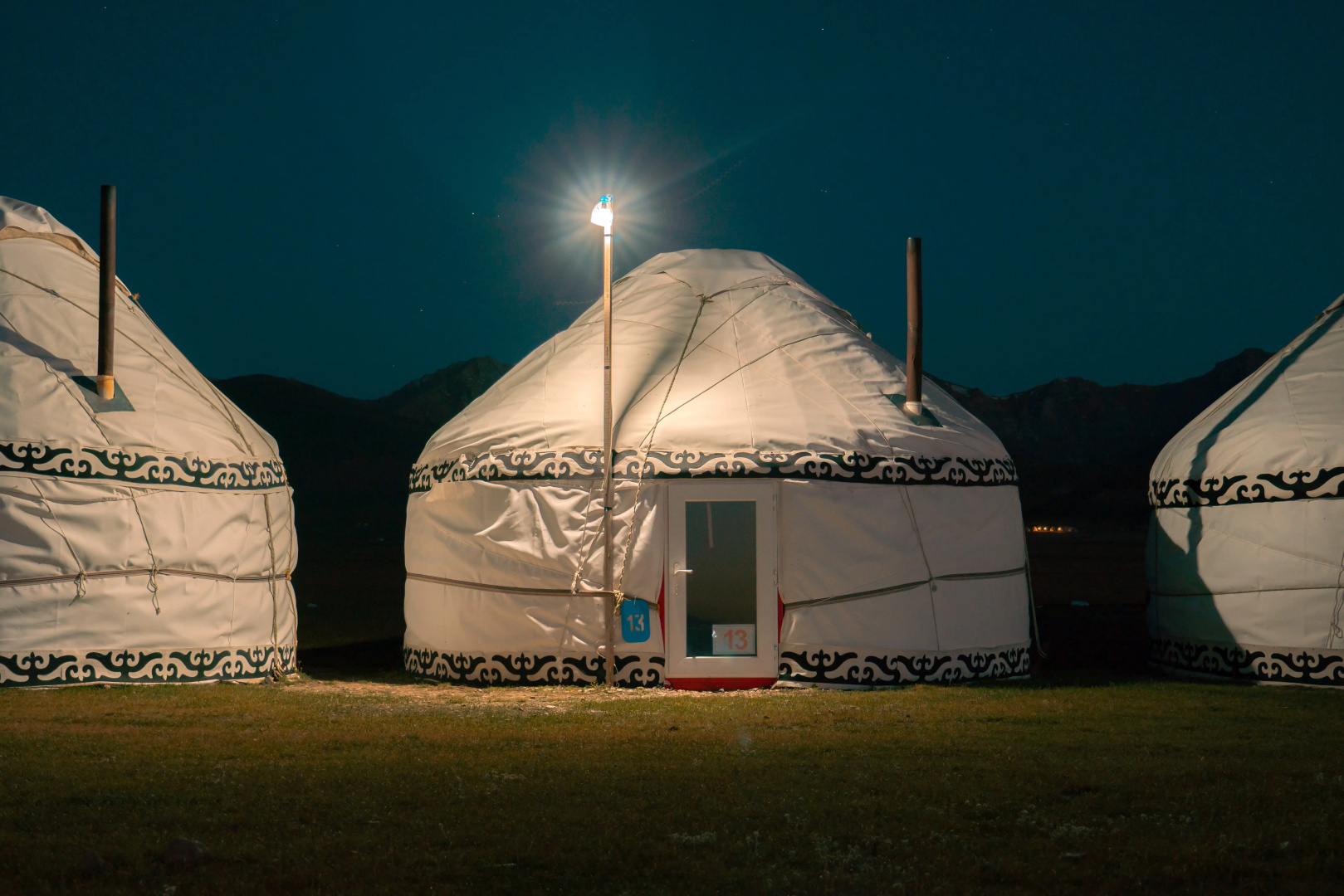 Глэмпинг “AK-SAI TRAVEL” yurt camp at Son Kul lake